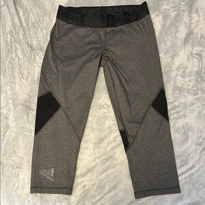 Adidas Gray and Black Athletic 3/4 Leggings women’s medium